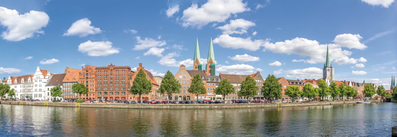 Blick auf die Hansestadt Lübeck © Sina Ettmer-stock.adobe.com